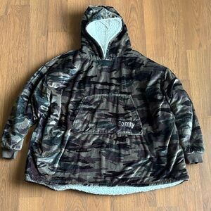 Cozy - The Comfy - Women's Camouflage Hooded Jacket